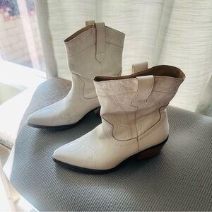 Classic White Western Ankle Boots - Women